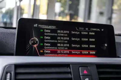 Vendo BMW 318 2015 - 16900 EUR, 246569 km - AUTO.MOTO.pt