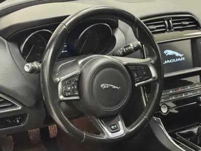 Sell Jaguar XE 2016 - 15990 EUR, 184000 km - AUTO.MOTO.pt