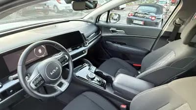 Vendo Kia Sportage 2024 - 34990 EUR, 5360 km - AUTO.MOTO.pt