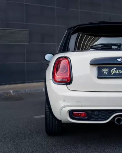 Vendo MINI Cooper 2015 - 19990 EUR, 135300 km - AUTO.MOTO.pt