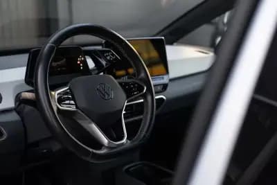 Sell Volkswagen ID.3 2023 - 23750 EUR, 98300 km - AUTO.MOTO.pt