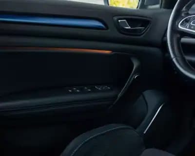 Sell Renault Mégane Sport Tourer 2018 - 15990 EUR, 126740 km - AUTO.MOTO.pt