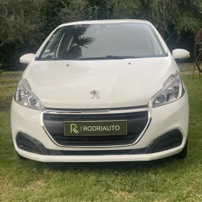 Vendo Peugeot 208 2016 - 9990 EUR, 103782 km - AUTO.MOTO.pt