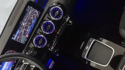 Vendo Mercedes-Benz A 200 2023 - 30850 EUR, 23000 km - AUTO.MOTO.pt