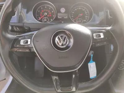 Vendo Volkswagen Golf 2018 - 15900 EUR, 106000 km - AUTO.MOTO.pt