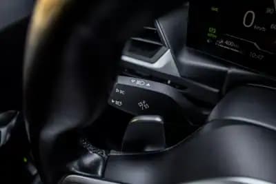 Vendo BMW 320 2022 - 34990 EUR, 75451 km - AUTO.MOTO.pt