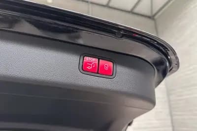 Sell Mercedes-Benz C 300 2023 - 41950 EUR, 23879 km - AUTO.MOTO.pt