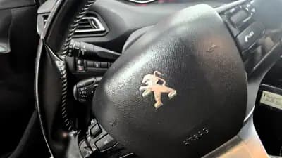 Sell Peugeot 308 SW 2018 - 12650 EUR, 133760 km - AUTO.MOTO.pt