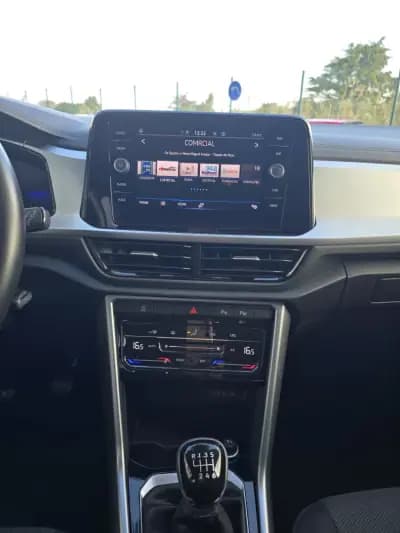 Vendo Volkswagen T-Roc 2023 - 20450 EUR, 62000 km - AUTO.MOTO.pt