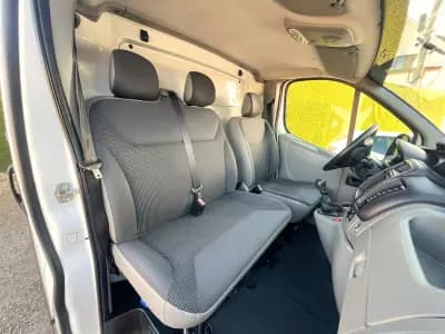 Vendo Opel Vivaro 2014 - 10990 EUR, 322000 km - AUTO.MOTO.pt