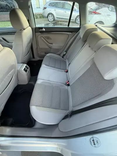 Vendo Volkswagen Golf Variant 2012 - 5750 EUR, 297582 km - AUTO.MOTO.pt