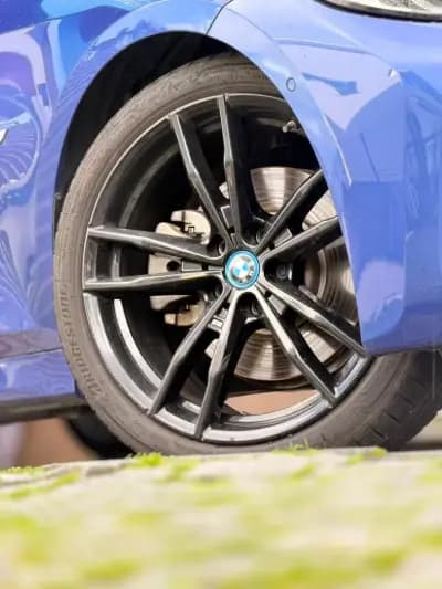 Vendo BMW 320 2021 - 32950 EUR, 49000 km - AUTO.MOTO.pt