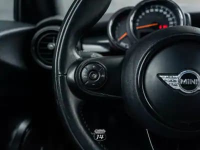 Sell MINI 2019 - 17990 EUR, 53900 km - AUTO.MOTO.pt