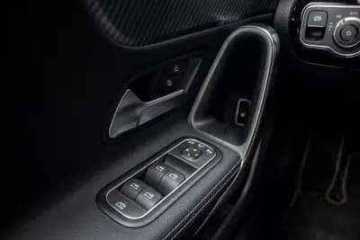 Vendo Mercedes-Benz A 250 2024 - 34990 EUR, 16557 km - AUTO.MOTO.pt