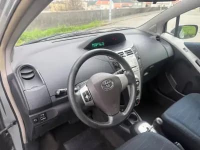 Vendo Toyota Yaris 2006 - 7450 EUR, 168000 km - AUTO.MOTO.pt
