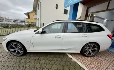 Vendo BMW 320 2022 - 31950 EUR, 89000 km - AUTO.MOTO.pt