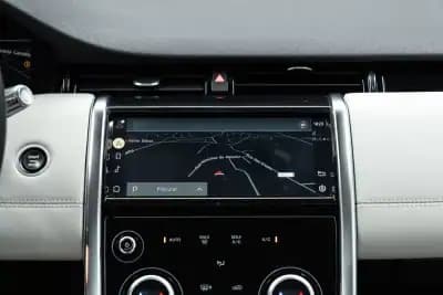 Vendo Land Rover Discovery Sport 2021 - 36950 EUR, 63000 km - AUTO.MOTO.pt