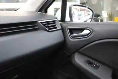 Vendo Renault Clio 2023 - 15900 EUR, 53000 km - AUTO.MOTO.pt