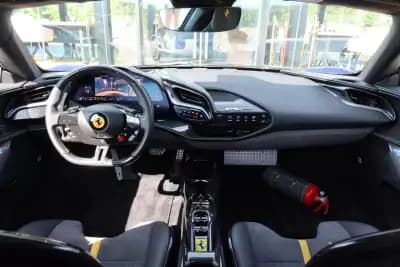 Sell Ferrari SF90 2021 - 685000 EUR, 858 km - AUTO.MOTO.pt