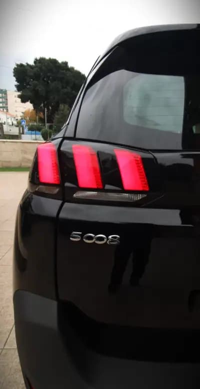 Sell Peugeot 5008 2019 - 16990 EUR, 120000 km - AUTO.MOTO.pt