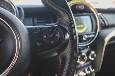 Vendo MINI 2018 - 18980 EUR, 61420 km - AUTO.MOTO.pt