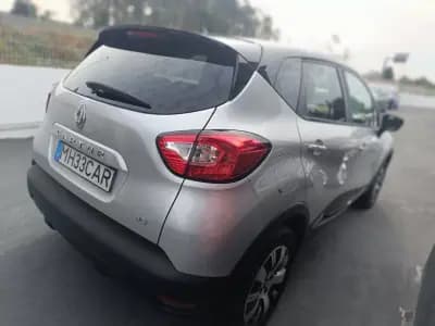 Vendo Renault Captur 2016 - 12490 EUR, 138211 km - AUTO.MOTO.pt