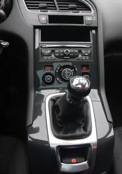 Vendo Peugeot 5008 2015 - 7450 EUR, 221000 km - AUTO.MOTO.pt