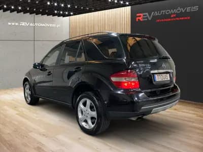 Vendo Mercedes-Benz ML 320 2006 - 15950 EUR, 278122 km - AUTO.MOTO.pt