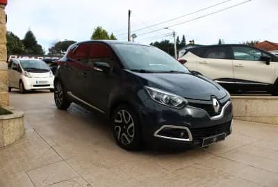 Sell Renault Captur 2015 - 12990 EUR, 130000 km - AUTO.MOTO.pt