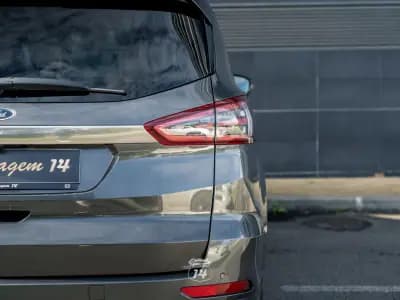 Vendo Ford S-Max 2022 - 34990 EUR, 176600 km - AUTO.MOTO.pt