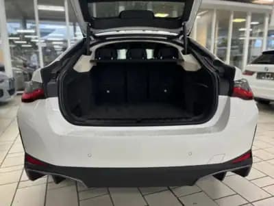 Sell BMW i4 2022 - 37000 EUR, 54000 km - AUTO.MOTO.pt