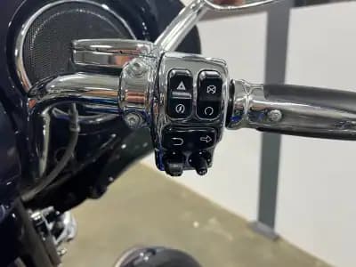 Sell Harley-Davidson FLHTC 2014 - 24900 EUR, 39000 km - AUTO.MOTO.pt