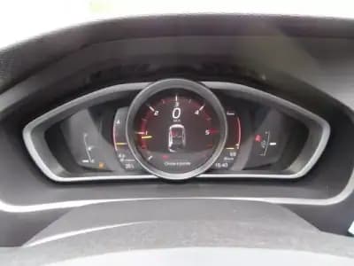 Vendo Volvo V40 2017 - 16800 EUR, 170641 km - AUTO.MOTO.pt