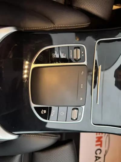 Vendo Mercedes-Benz GLC 300 2021 - 46900 EUR, 129900 km - AUTO.MOTO.pt