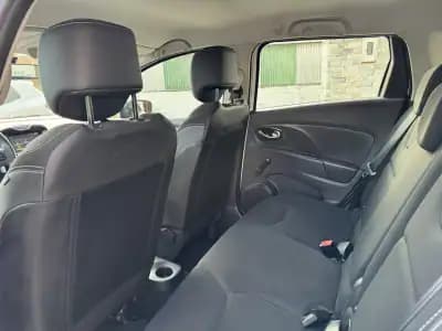 Sell Renault Clio Sport Tourer 2015 - 8750 EUR, 190000 km - AUTO.MOTO.pt