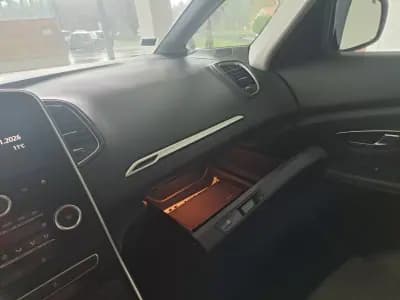 Sell Renault Scénic 2017 - 9980 EUR, 262136 km - AUTO.MOTO.pt