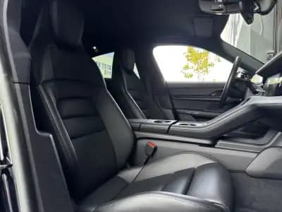 Vendo Porsche Taycan 2023 - 74990 EUR, 35900 km - AUTO.MOTO.pt