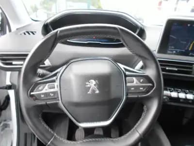 Sell Peugeot 3008 2018 - 19500 EUR, 160386 km - AUTO.MOTO.pt