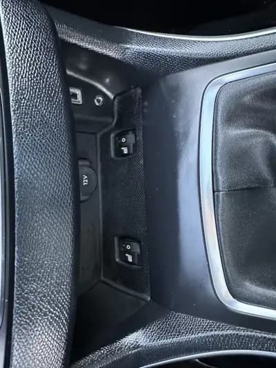 Sell Peugeot 308 SW 2015 - 12900 EUR, 140000 km - AUTO.MOTO.pt