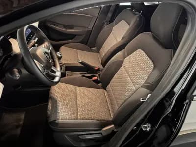 Vendo Renault Clio 2023 - 16250 EUR, 68855 km - AUTO.MOTO.pt