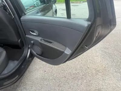 Sell Renault Clio Break 2009 - 5450 EUR, 202000 km - AUTO.MOTO.pt