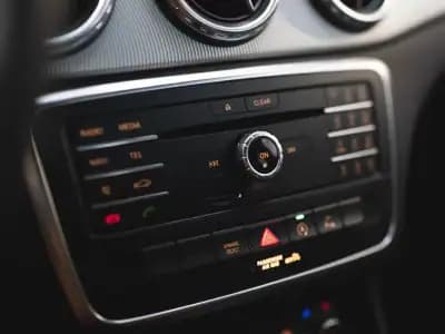 Sell Mercedes-Benz GLA 180 2016 - 20990 EUR, 152000 km - AUTO.MOTO.pt