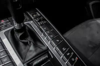 Vendo Porsche Macan 2018 - 59990 EUR, 99798 km - AUTO.MOTO.pt