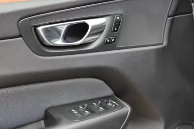 Vendo Volvo XC 60 2020 - 33990 EUR, 168000 km - AUTO.MOTO.pt