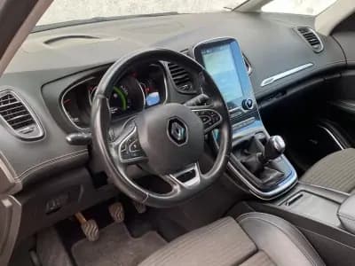 Vendo Renault Scénic 2019 - 16900 EUR, 71000 km - AUTO.MOTO.pt