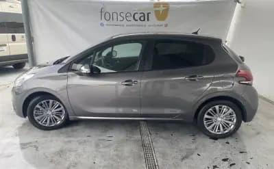 Sell Peugeot 208 2019 - 10750 EUR, 112682 km - AUTO.MOTO.pt