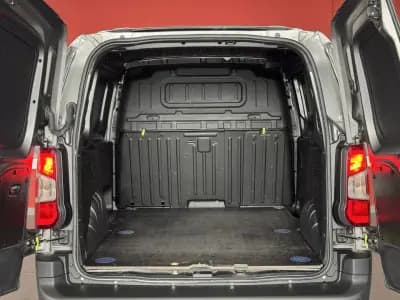 Vendo Peugeot Partner 2022 - 16990 EUR, 79102 km - AUTO.MOTO.pt