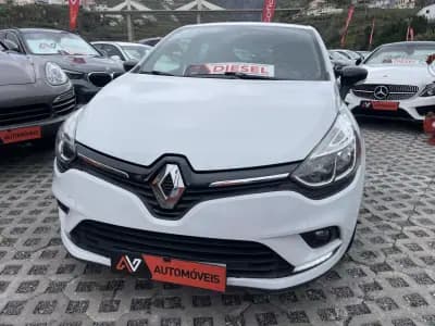 Vendo Renault Clio 2018 - 13950 EUR, 110232 km - AUTO.MOTO.pt