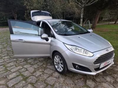 Sell Ford Fiesta 2016 - 9990 EUR, 87600 km - AUTO.MOTO.pt