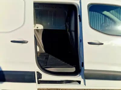 Sell Opel Combo 2022 - 15990 EUR, 55209 km - AUTO.MOTO.pt